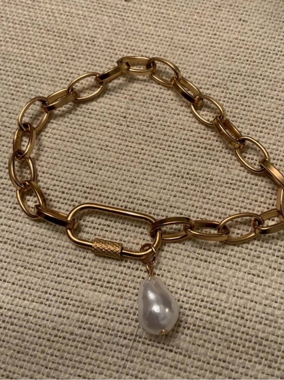 Plunder Design Brenna McKensie Gold Chunky Chain Bracelet with Pearl Accent